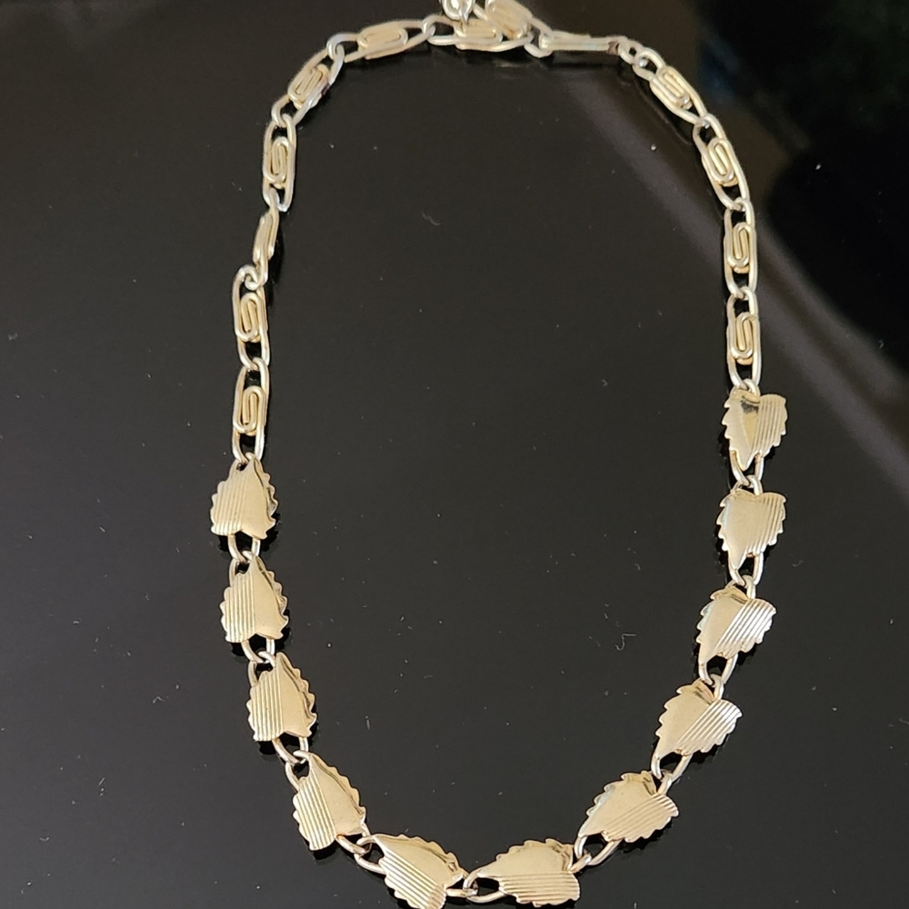 Necklace leaf vintage